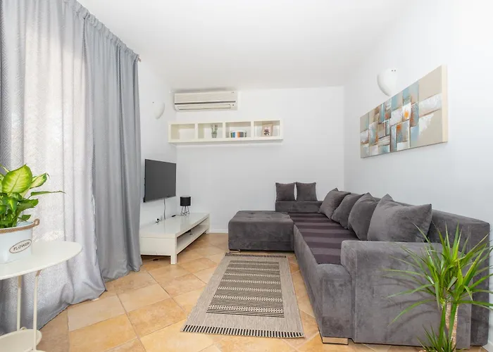 Verandah * تروغير