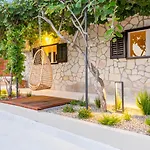 Vila Verandah *